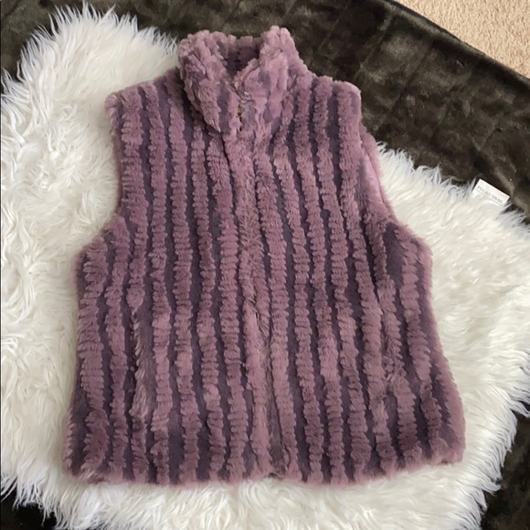 FUDA ~ Super Cute Reversible Faux Fur Zip Up Vest - Picture 5 of 9